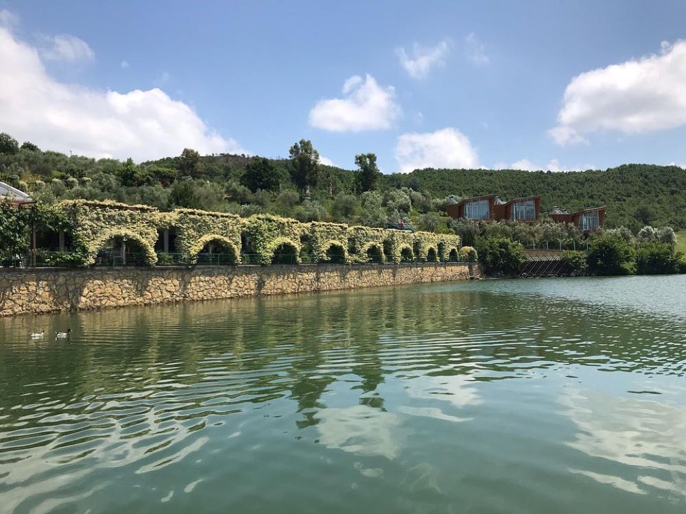 Agro-tourism Huqi, Gjiri Lalzit